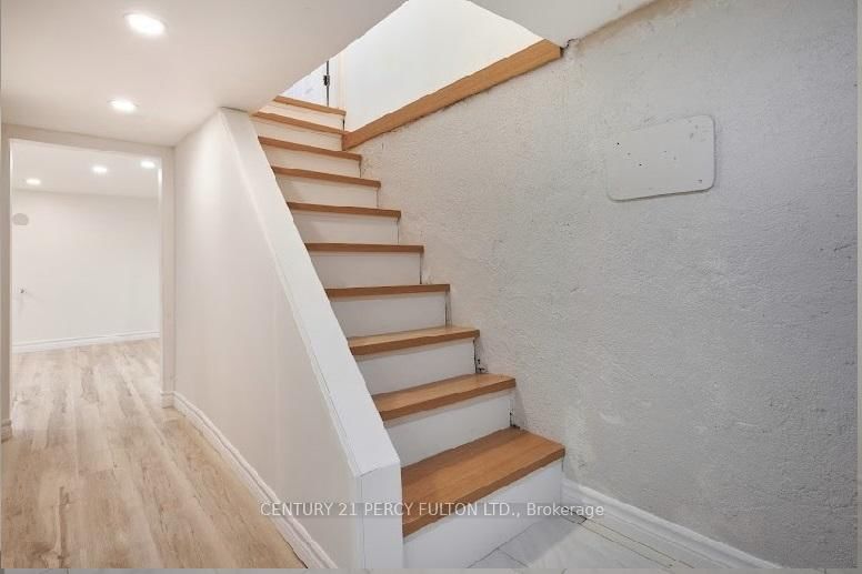 Detached House for lease at 195 Sherman Avenue, Hamilton, Ontario, L8L 6M8 - Gibson - MLS: X12986938