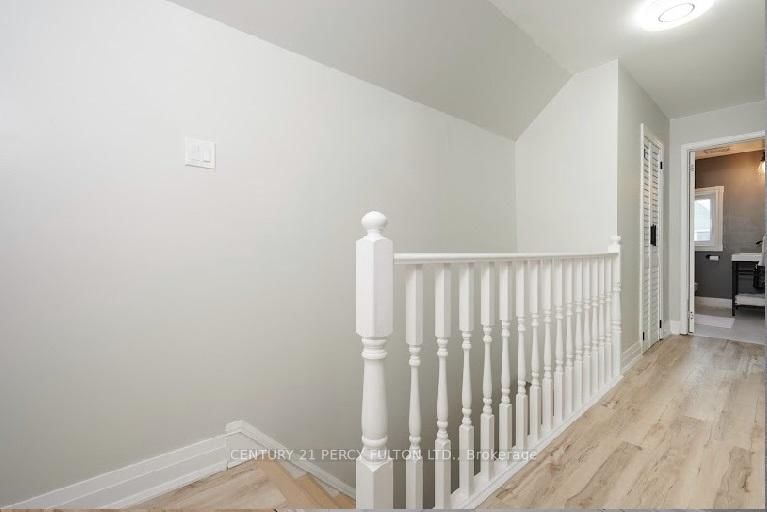 Detached House for lease at 195 Sherman Avenue, Hamilton, Ontario, L8L 6M8 - Gibson - MLS: X12986938