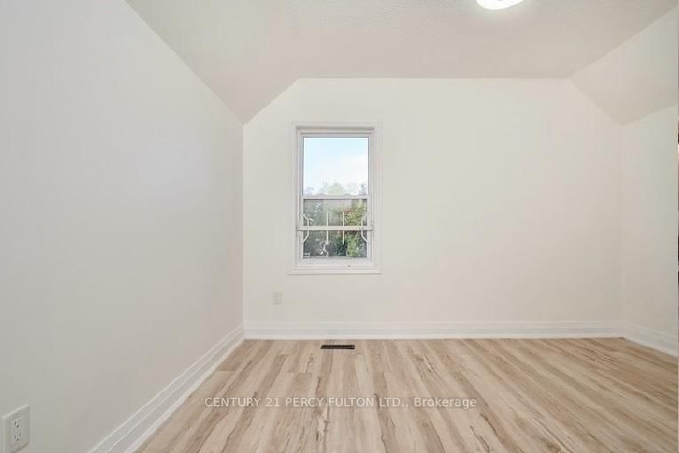 Detached House for lease at 195 Sherman Avenue, Hamilton, Ontario, L8L 6M8 - Gibson - MLS: X12986938