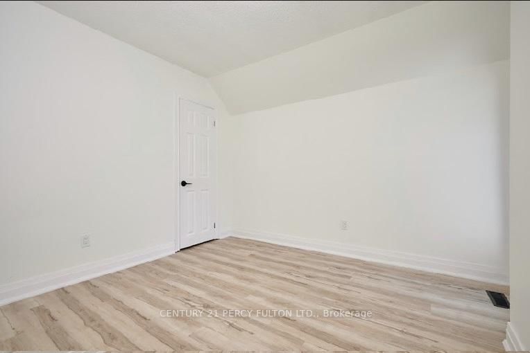 Detached House for lease at 195 Sherman Avenue, Hamilton, Ontario, L8L 6M8 - Gibson - MLS: X12986938