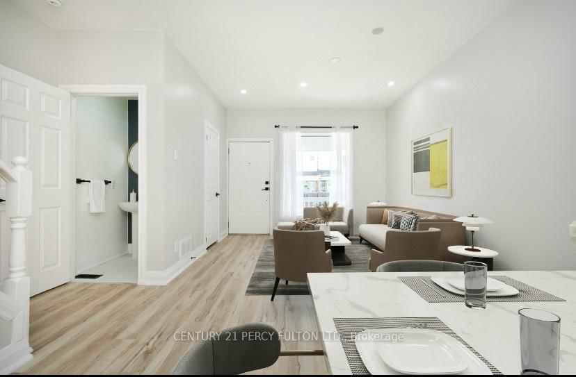 Detached House for lease at 195 Sherman Avenue, Hamilton, Ontario, L8L 6M8 - Gibson - MLS: X12986938