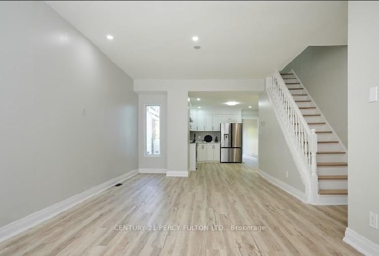 Detached House for lease at 195 Sherman Avenue, Hamilton, Ontario, L8L 6M8 - Gibson - MLS: X12986938