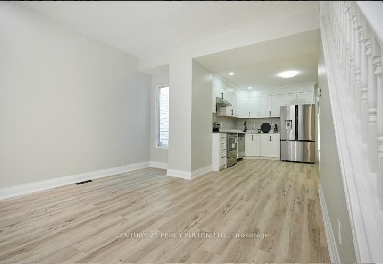 Detached House for lease at 195 Sherman Avenue, Hamilton, Ontario, L8L 6M8 - Gibson - MLS: X12986938