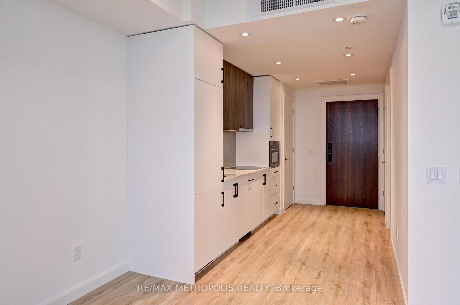 741 KING Street W, Unit 909 - Photo 10