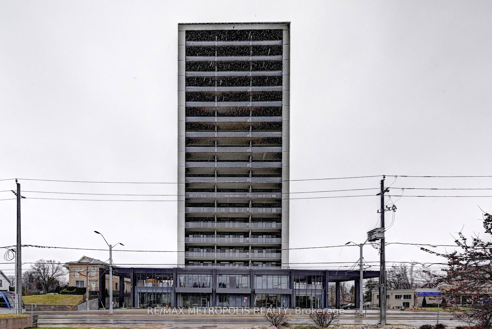 741 KING Street W, Unit 909 - Photo 2