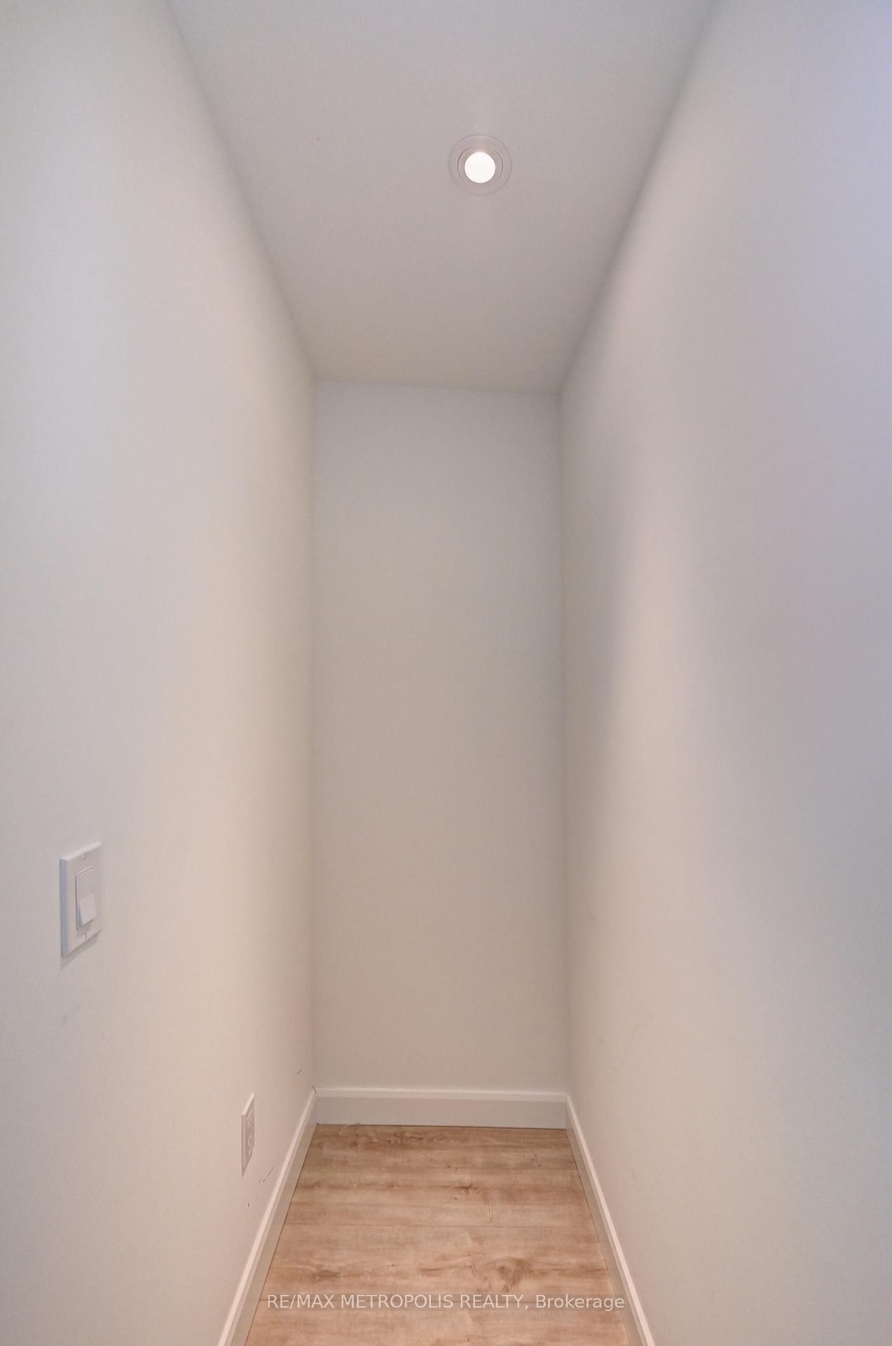 741 KING Street W, Unit 909 - Photo 30