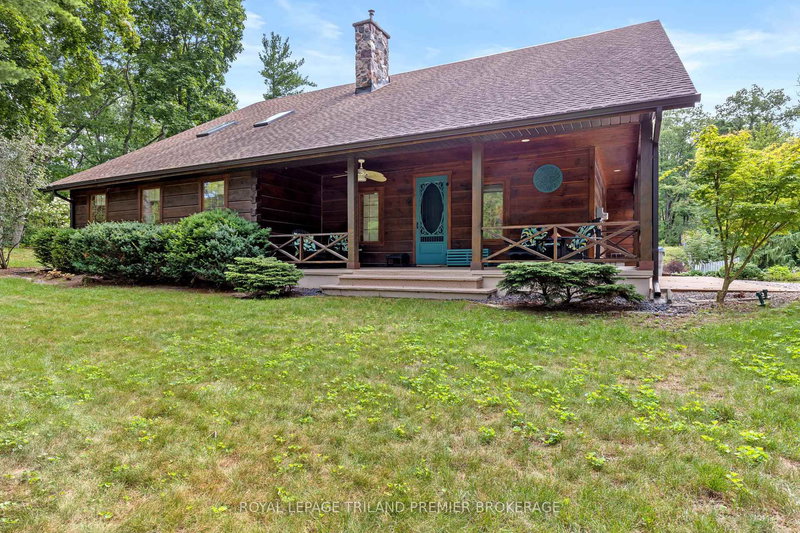 9936 ONTARIO St, Lambton Shores, N0M 2L0 | Image 2