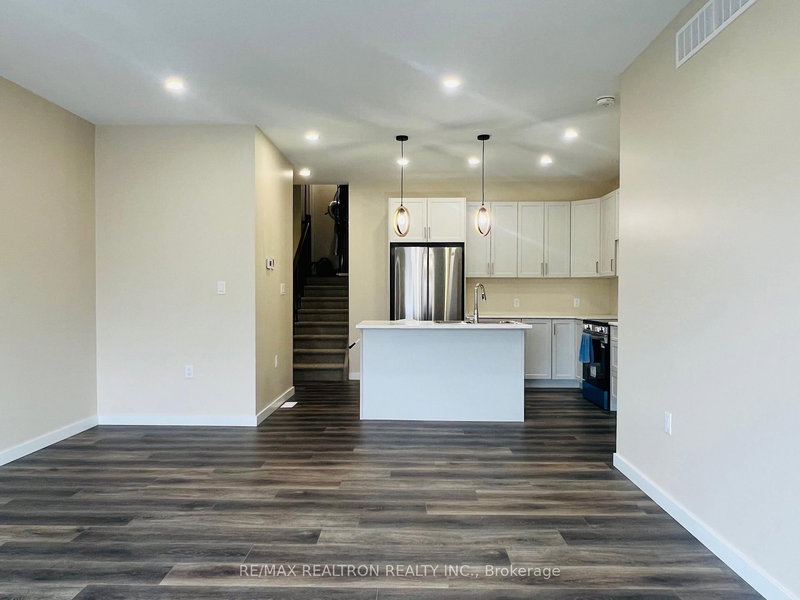 9 Summit Cres, Belleville, K8N 0A2 | Image 2