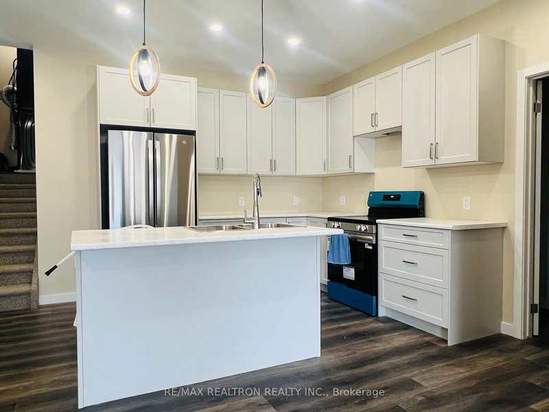 9 Summit Cres, Belleville, K8N 0A2 | Image 3