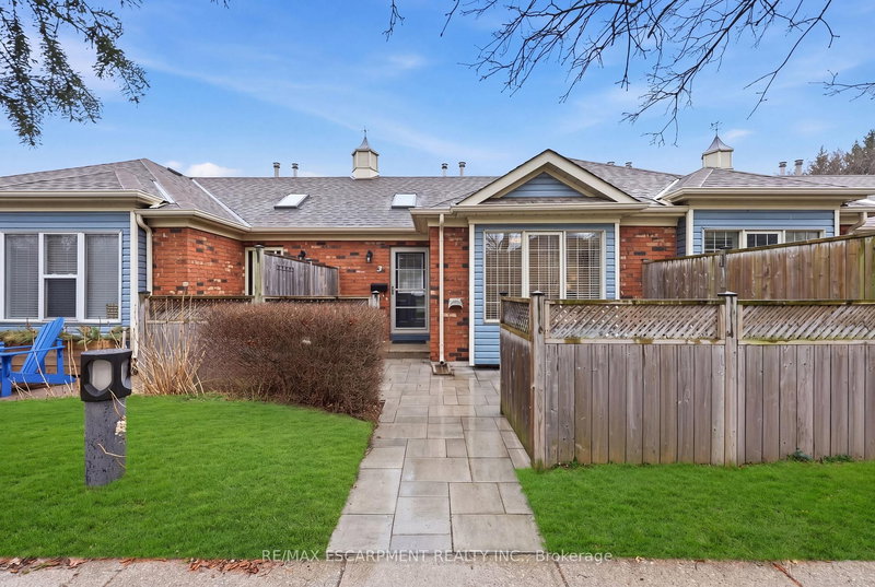 175 Fiddlers Green Rd, Hamilton, L9G 4X7 | Image 2