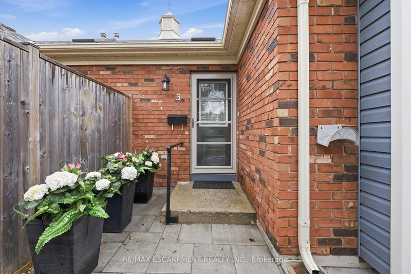 175 Fiddlers Green Rd, Hamilton, L9G 4X7 | Image 3