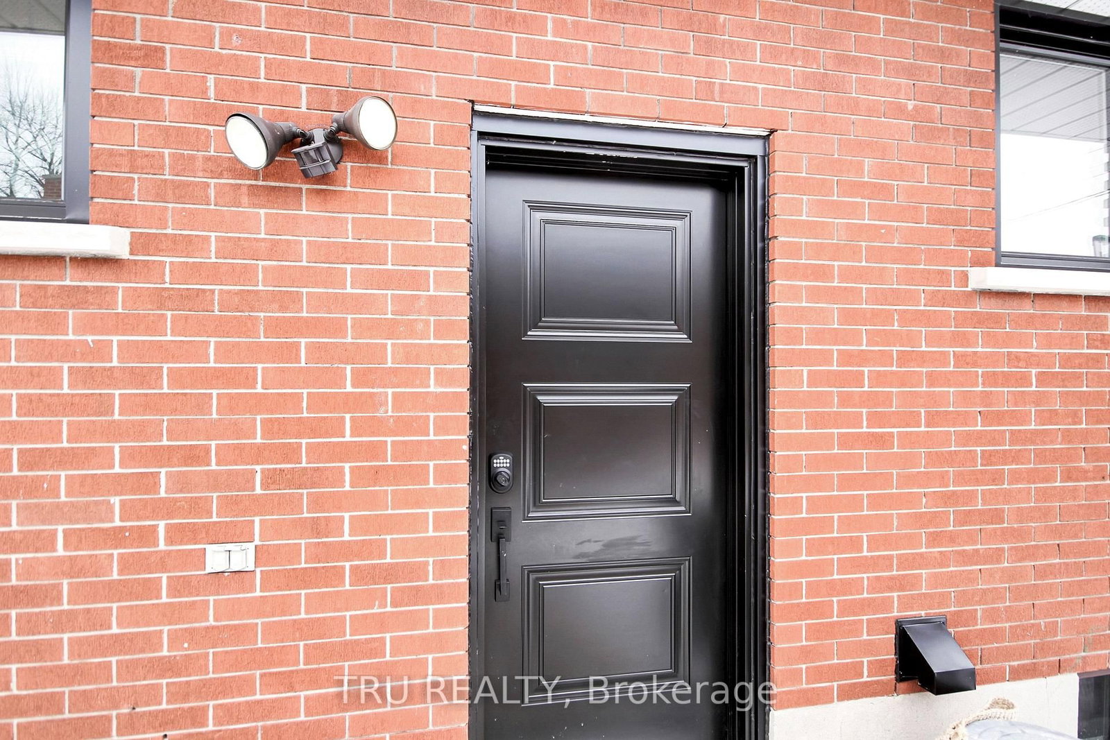 2643 Don Street, Unit B - Photo 2