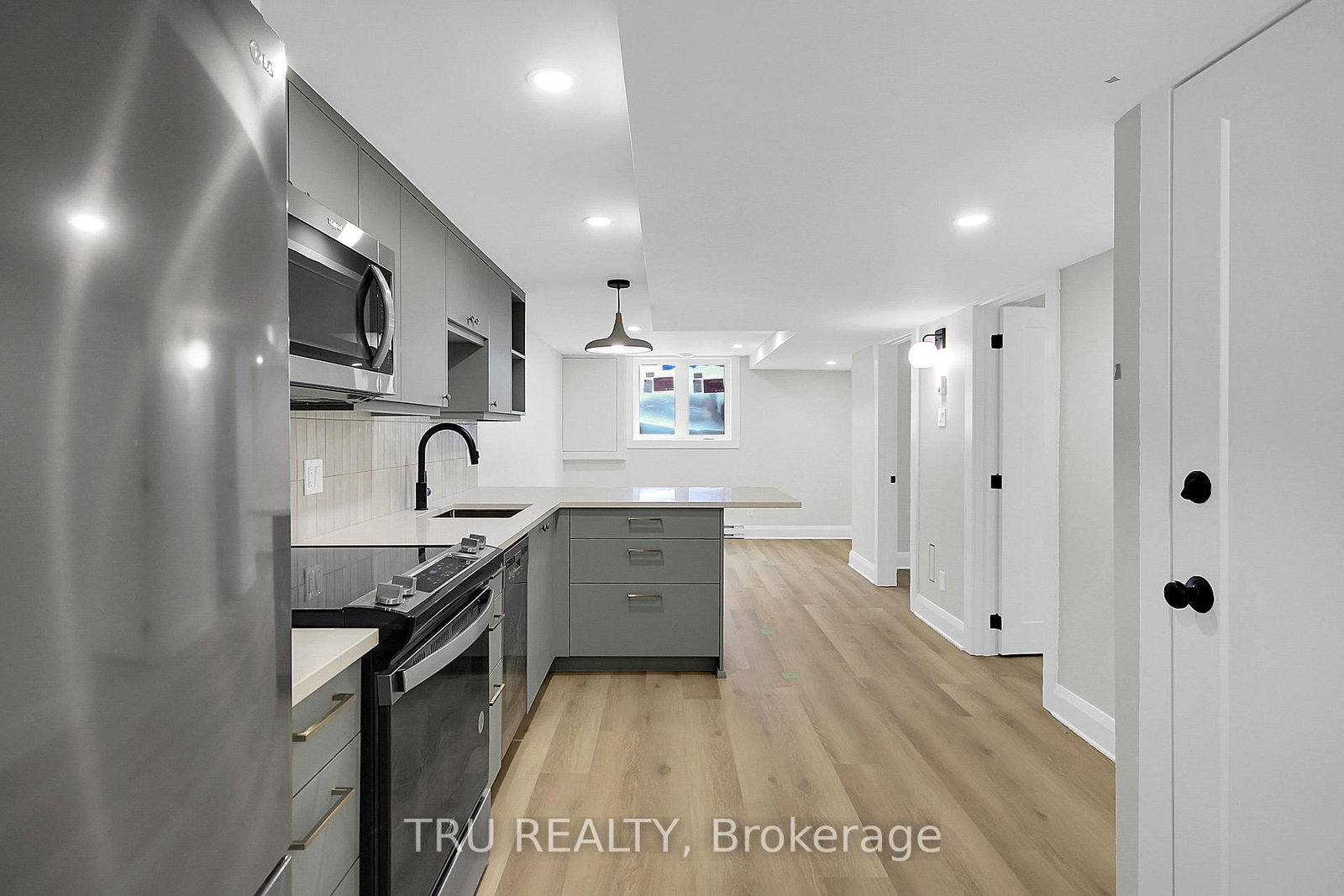 2643 Don Street, Unit B - Photo 4