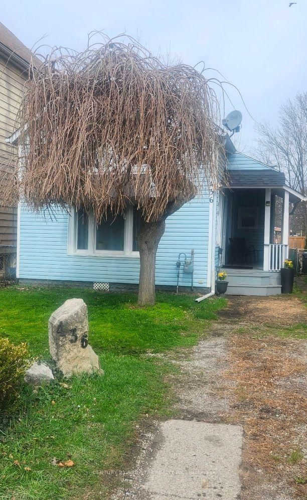 436 Elliott Street W