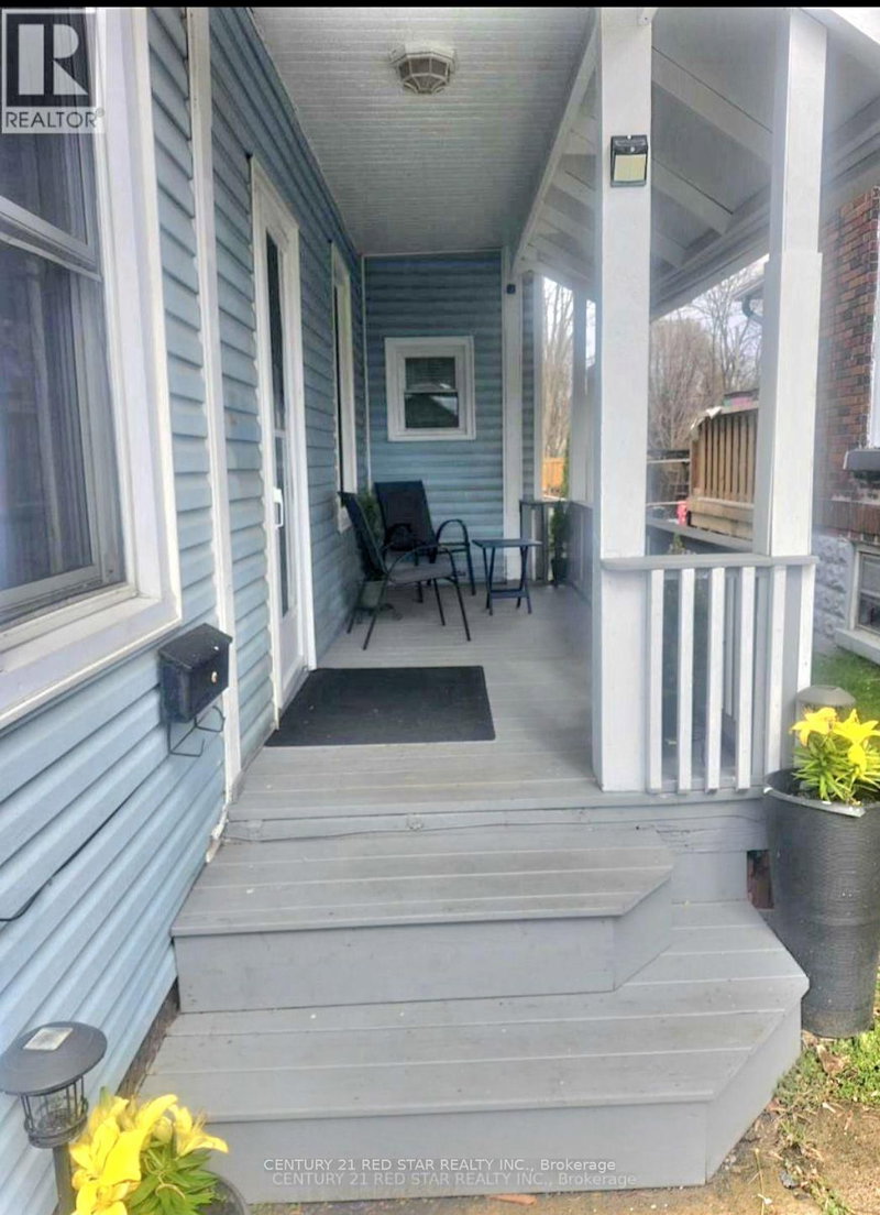 436 Elliott Street W