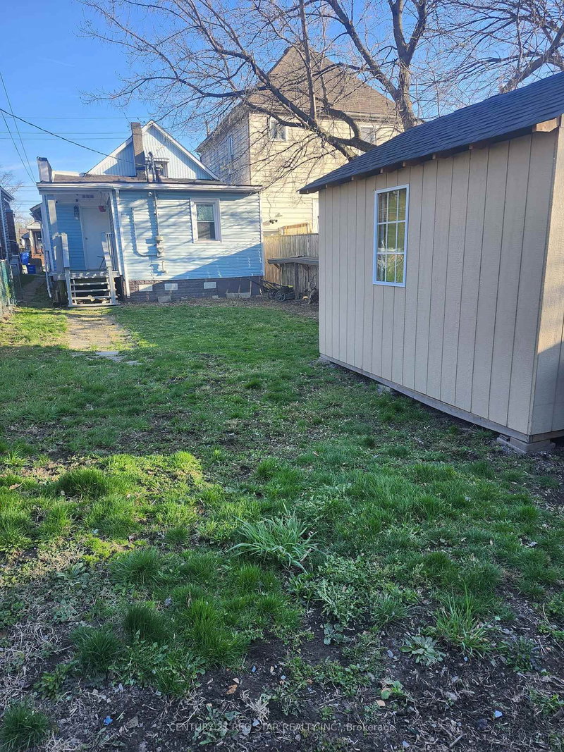 436 Elliott Street W