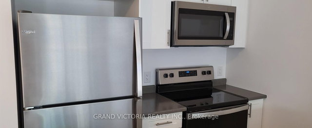 424 - 450 Dundas Street E