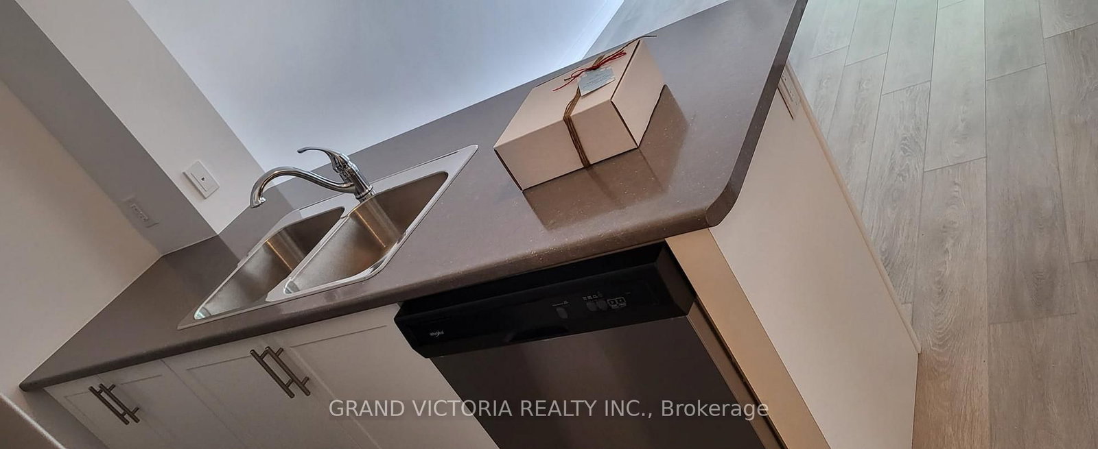 450 Dundas Street E, Unit 424 - Photo 4