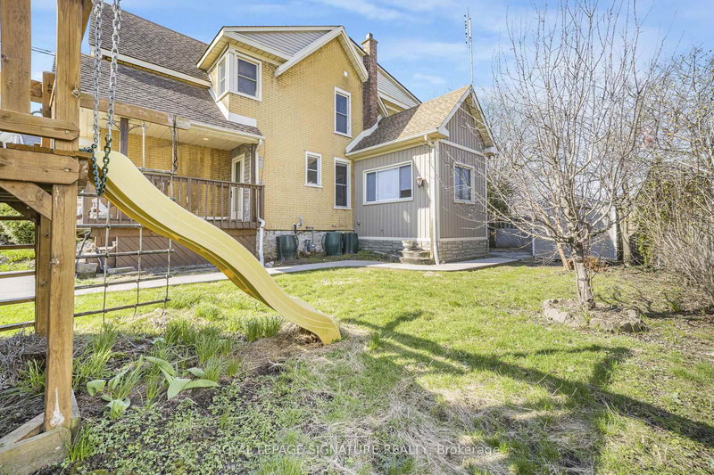 141 York St, St. Catharines, L2R 6E8 | Image 2