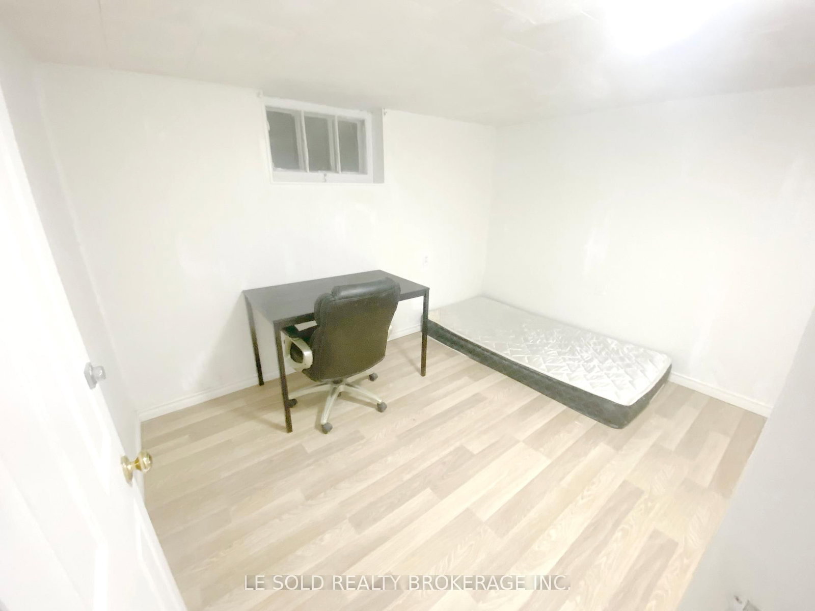112 Leland Street, Unit Room Bsmt - Photo 3
