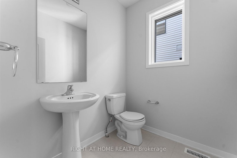 717 Tincture Pl S, Kanata, K2W 0P3 | Image 2