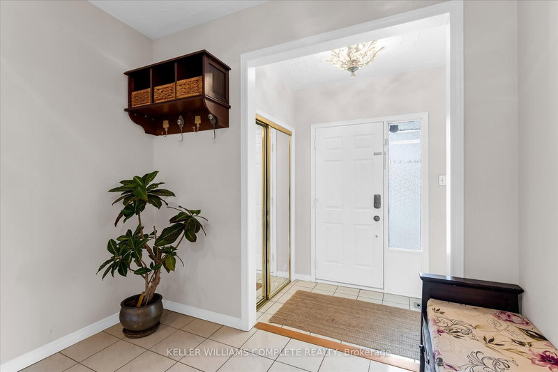 16 Homeland Ave, Hamilton, L8E 4X2 | Image 2