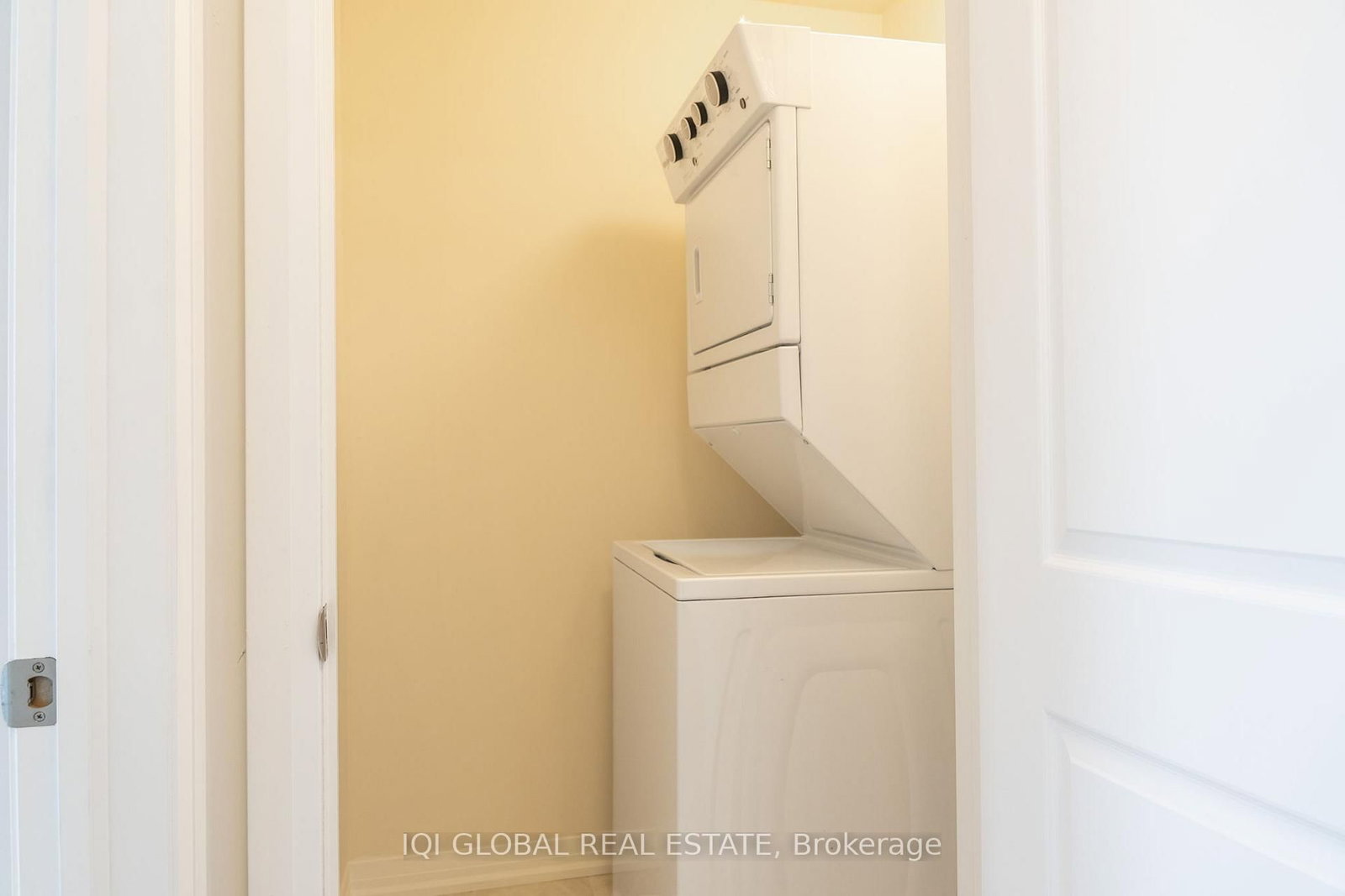 660 Colborne St. West Street W, Unit 17 - Photo 27