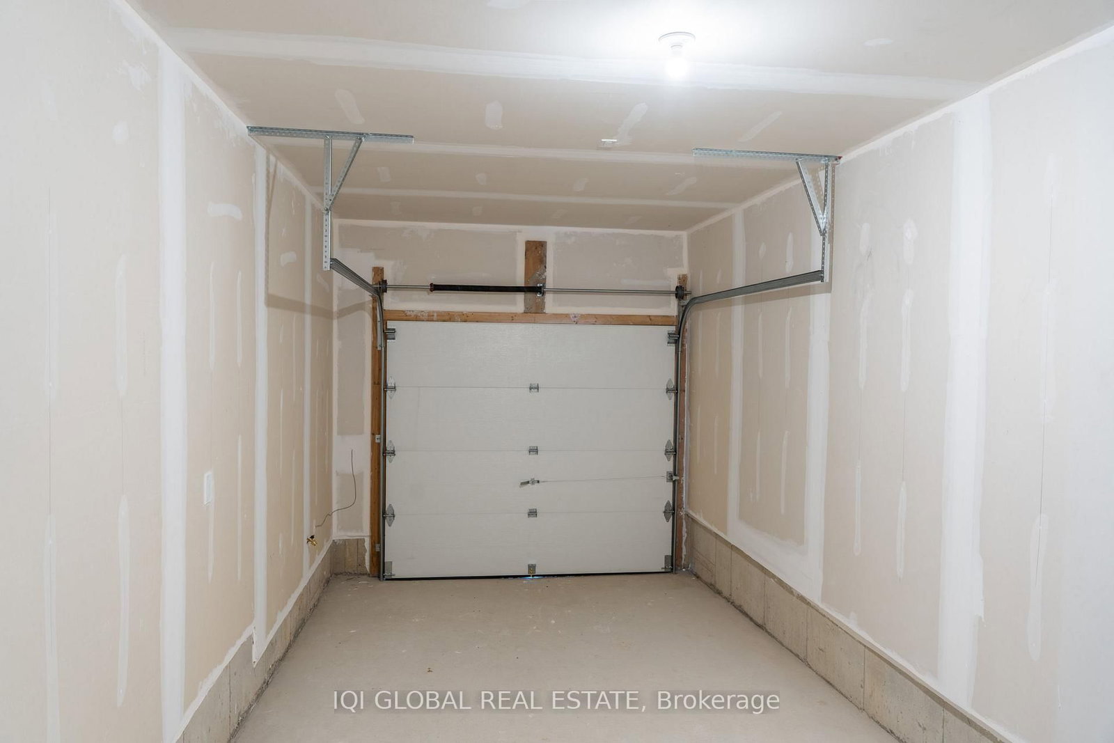 660 Colborne St. West Street W, Unit 17 - Photo 34
