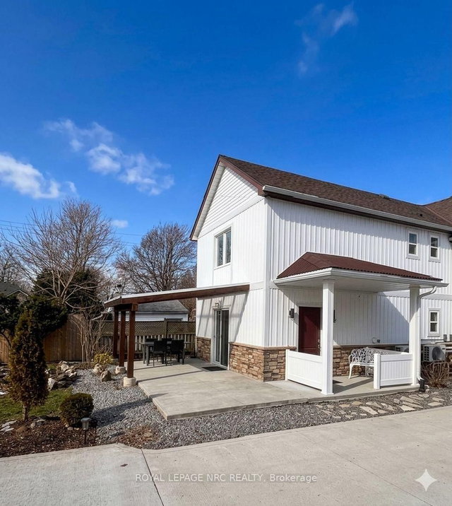 #1 - 3717 Hibbard Street