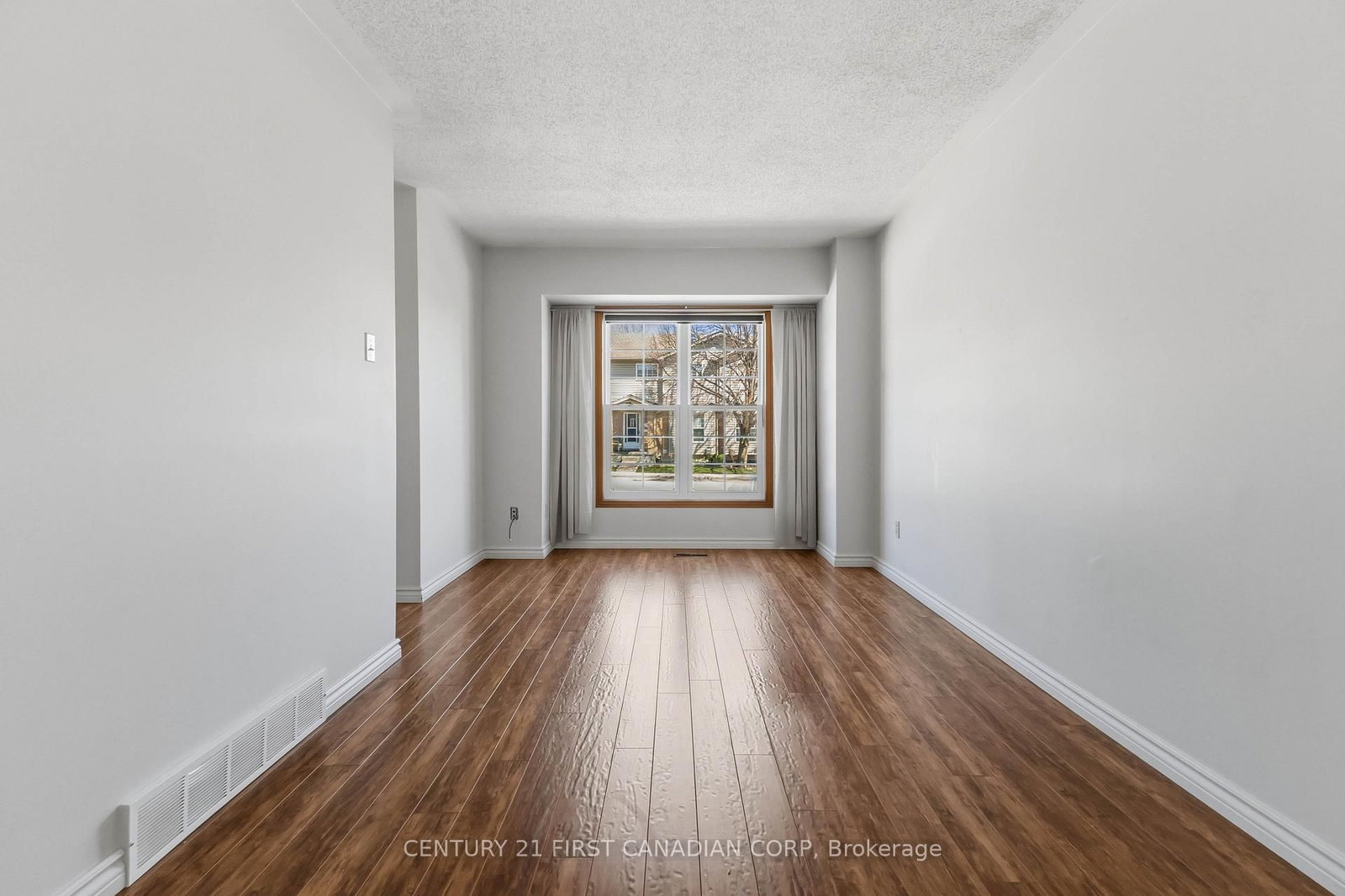 Townhouse for sale at 7-1920 MARCONI Boulevard, London East, Ontario, N5V 4X8 - East I - MLS: X12988022