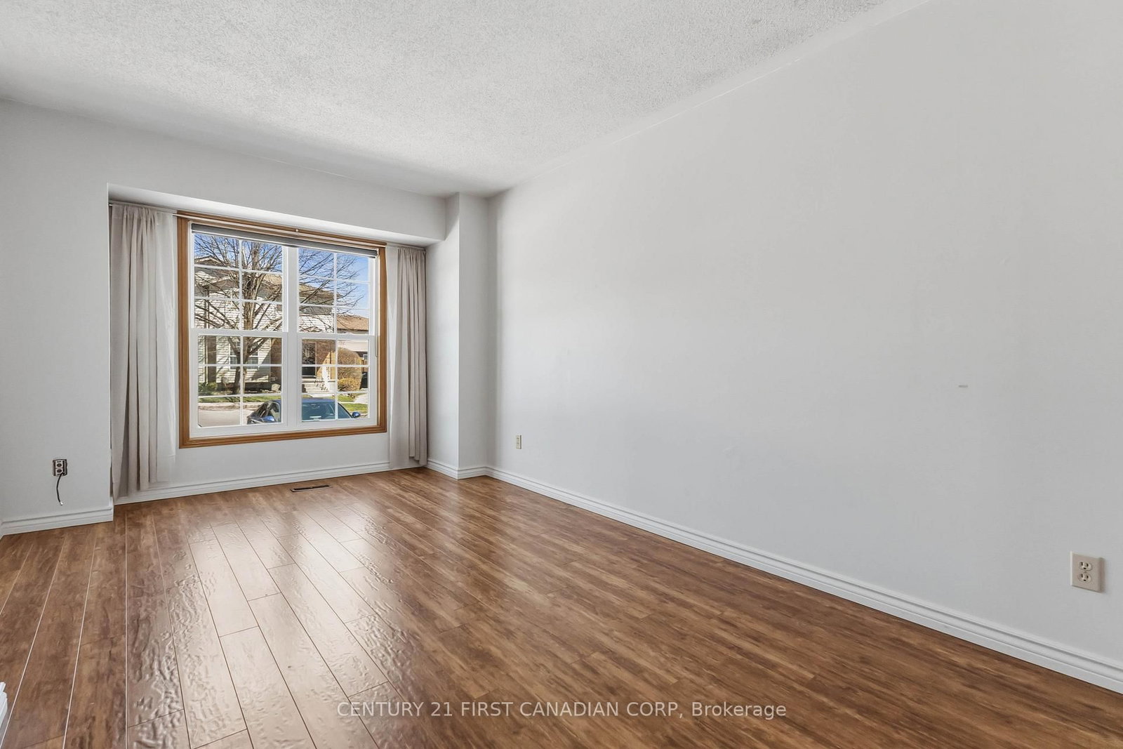 Townhouse for sale at 7-1920 MARCONI Boulevard, London East, Ontario, N5V 4X8 - East I - MLS: X12988022