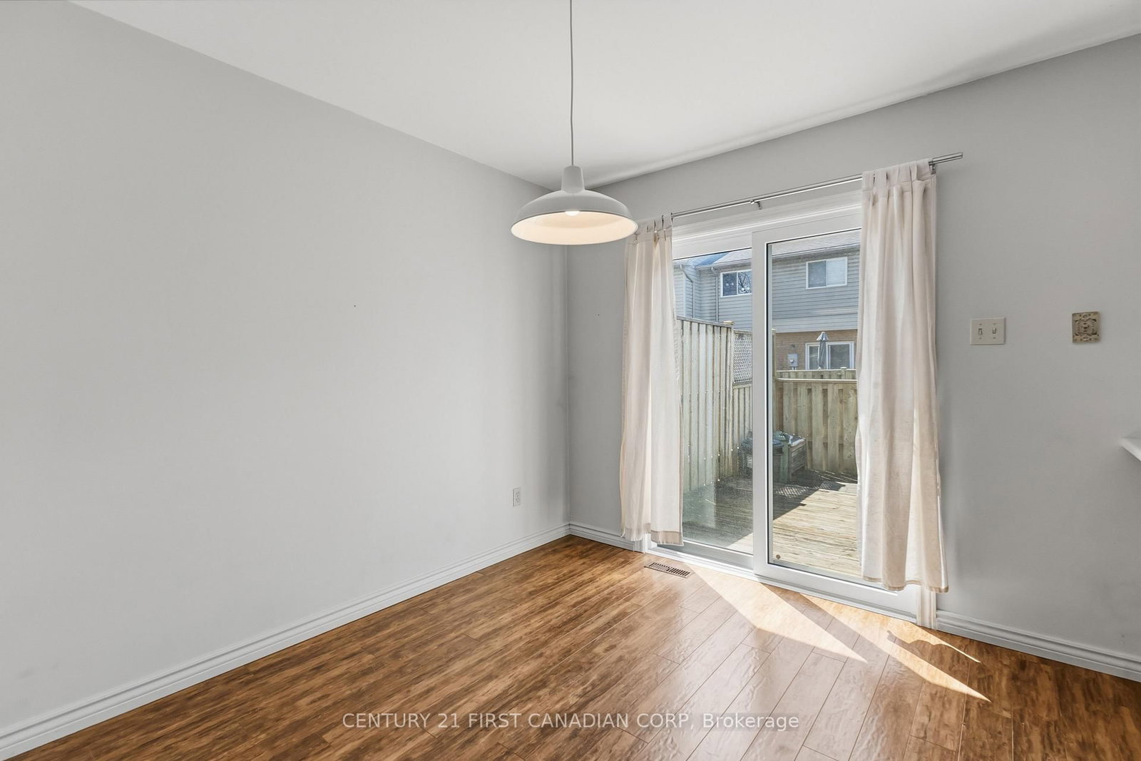 Townhouse for sale at 7-1920 MARCONI Boulevard, London East, Ontario, N5V 4X8 - East I - MLS: X12988022