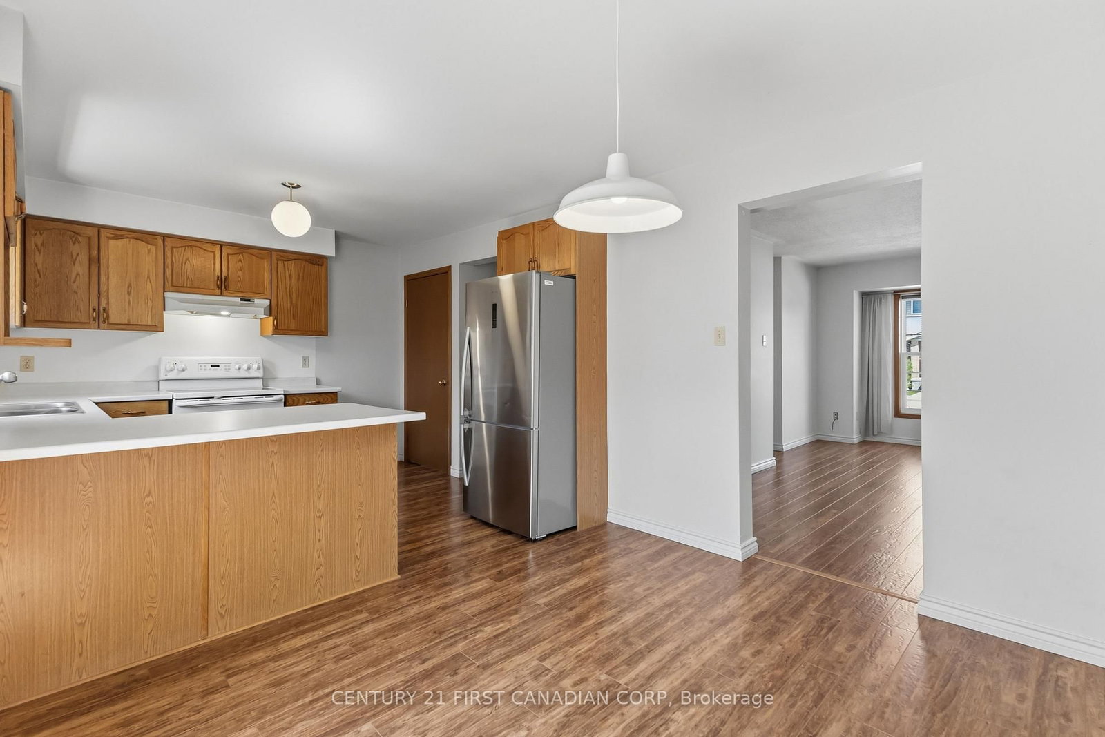 Townhouse for sale at 7-1920 MARCONI Boulevard, London East, Ontario, N5V 4X8 - East I - MLS: X12988022