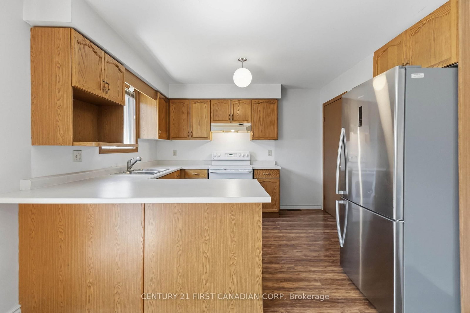 Townhouse for sale at 7-1920 MARCONI Boulevard, London East, Ontario, N5V 4X8 - East I - MLS: X12988022