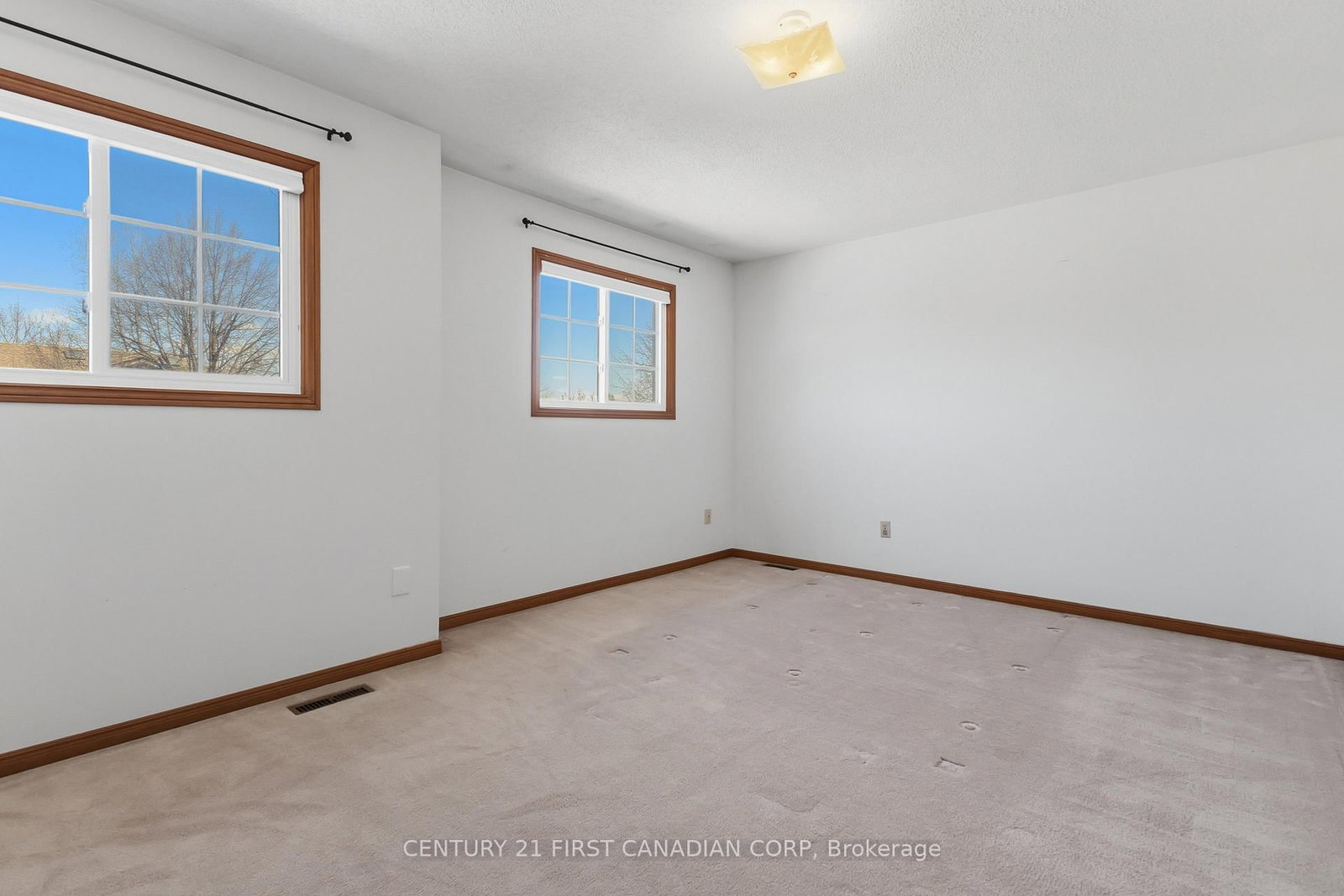 Townhouse for sale at 7-1920 MARCONI Boulevard, London East, Ontario, N5V 4X8 - East I - MLS: X12988022