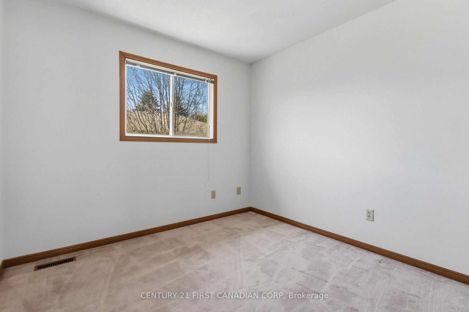 Townhouse for sale at 7-1920 MARCONI Boulevard, London East, Ontario, N5V 4X8 - East I - MLS: X12988022