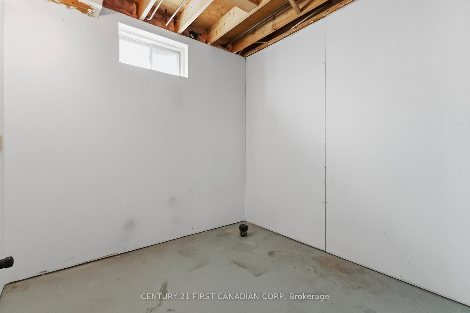 Townhouse for sale at 7-1920 MARCONI Boulevard, London East, Ontario, N5V 4X8 - East I - MLS: X12988022