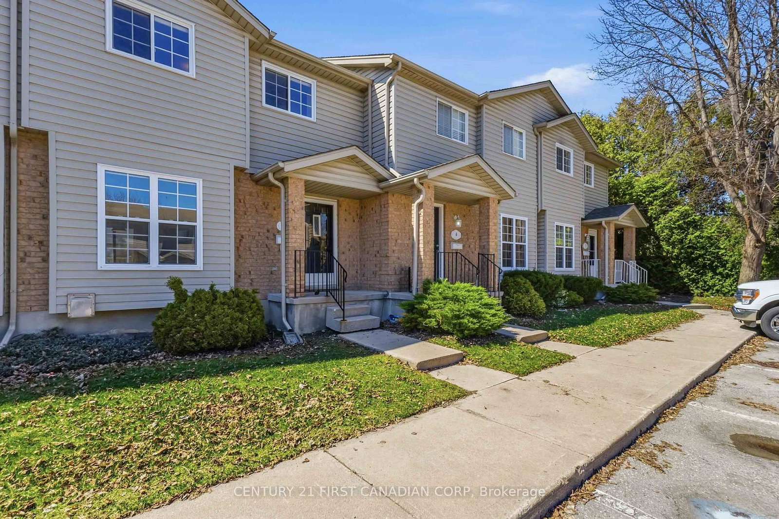 Townhouse for sale at 7-1920 MARCONI Boulevard, London East, Ontario, N5V 4X8 - East I - MLS: X12988022