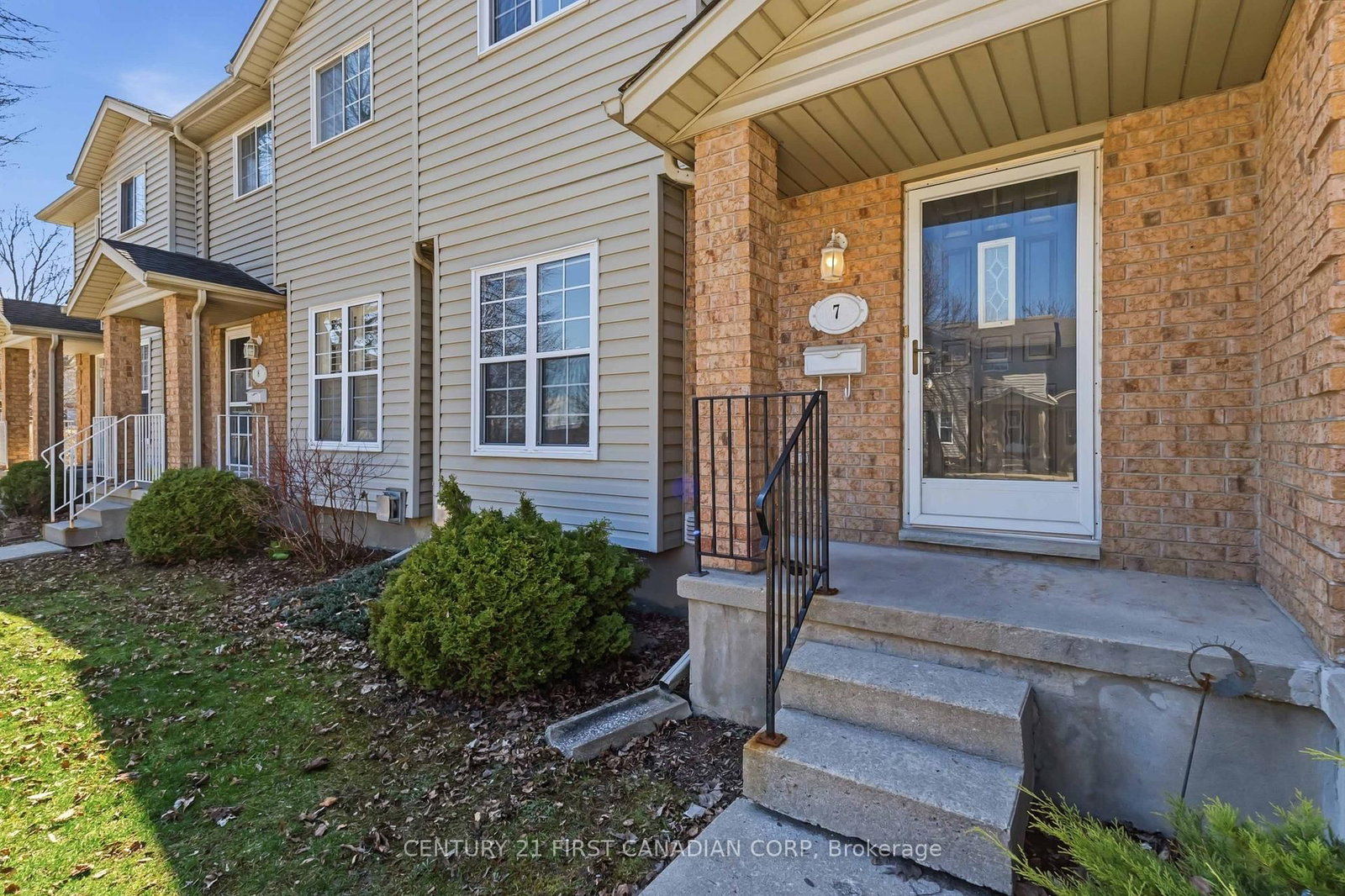 Townhouse for sale at 7-1920 MARCONI Boulevard, London East, Ontario, N5V 4X8 - East I - MLS: X12988022
