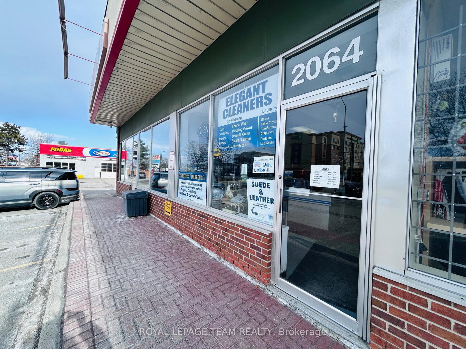 2064 Robertson Road S - Photo 2