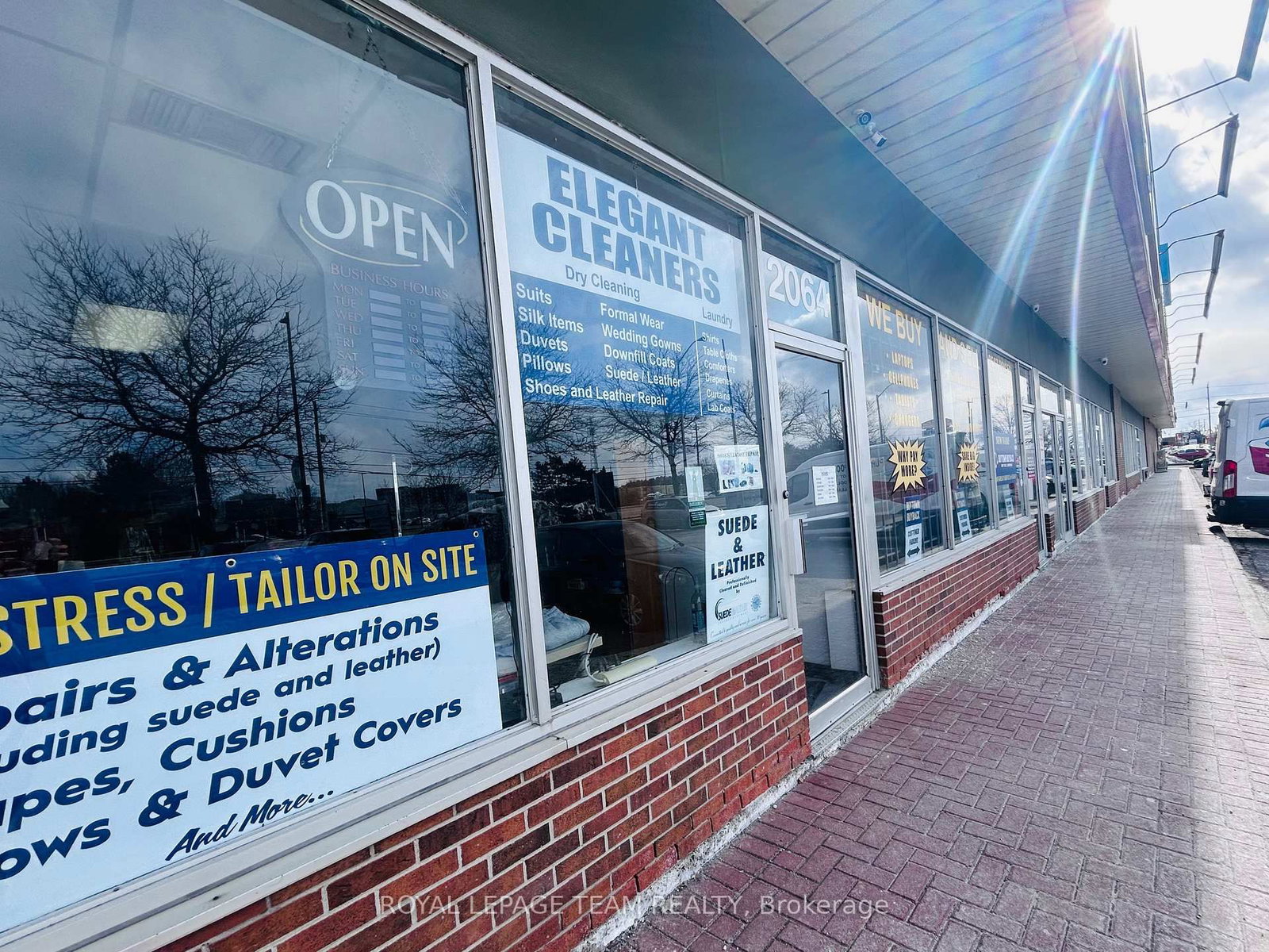 2064 Robertson Road S - Photo 3