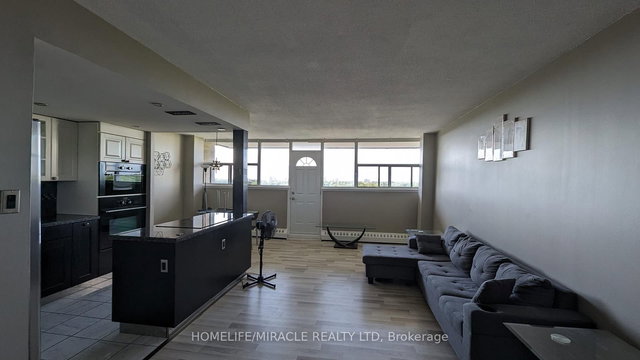 907 - 215 Glenridge Avenue