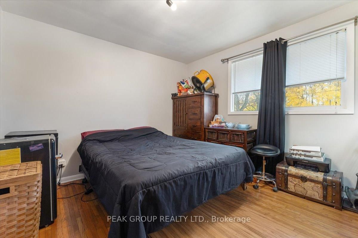 Detached House for sale at 18 Karen Crescent, Welland, Ontario, L3C 2Y6 - Prince Charles - MLS: X12988178