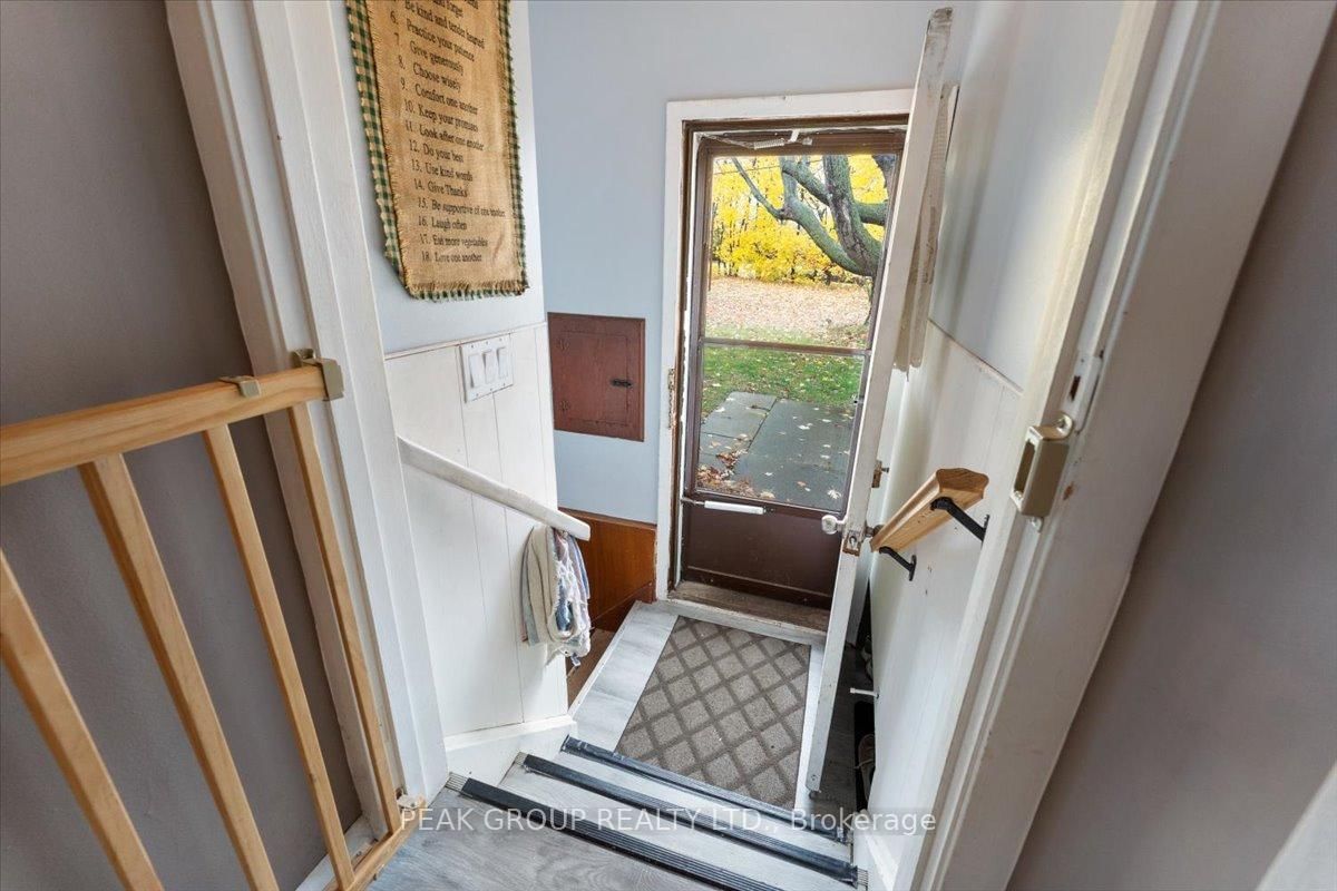 Detached House for sale at 18 Karen Crescent, Welland, Ontario, L3C 2Y6 - Prince Charles - MLS: X12988178