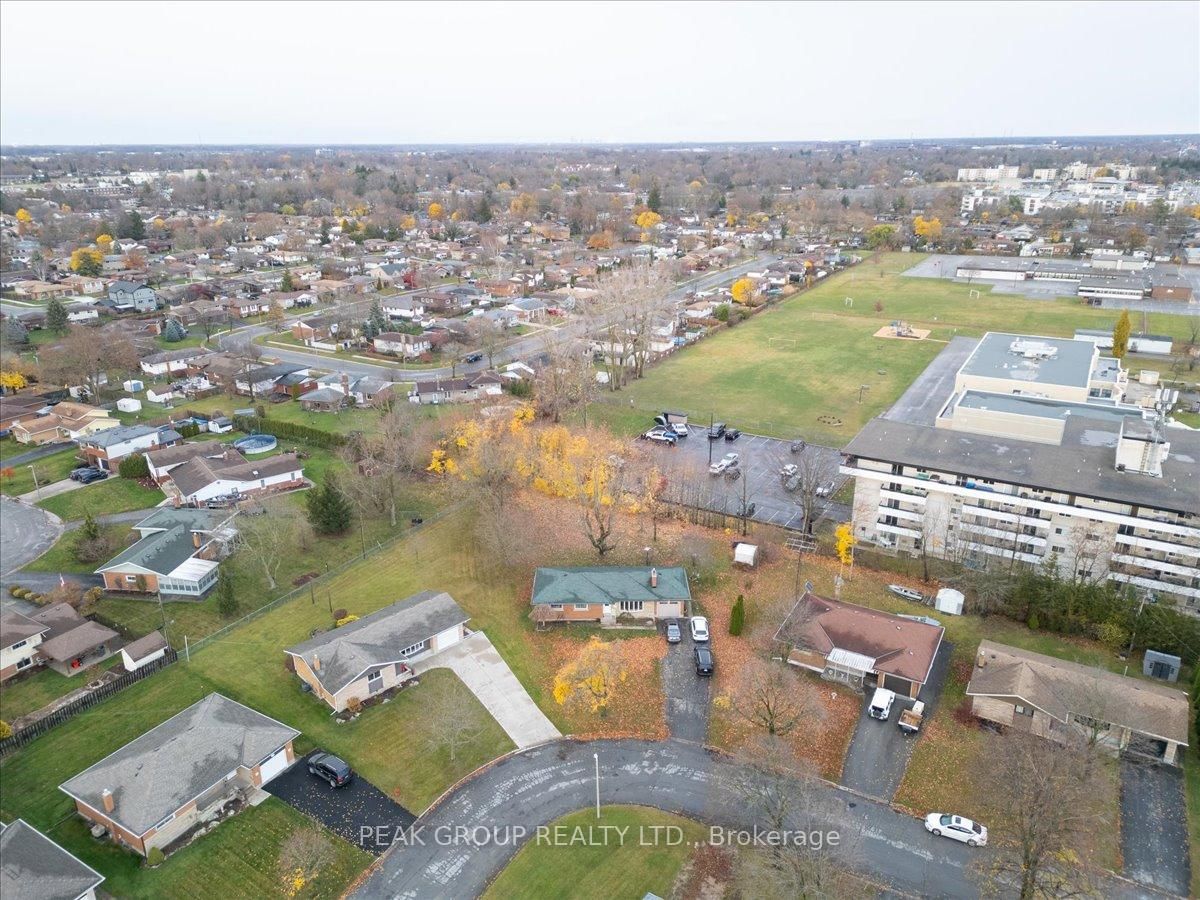 Detached House for sale at 18 Karen Crescent, Welland, Ontario, L3C 2Y6 - Prince Charles - MLS: X12988178