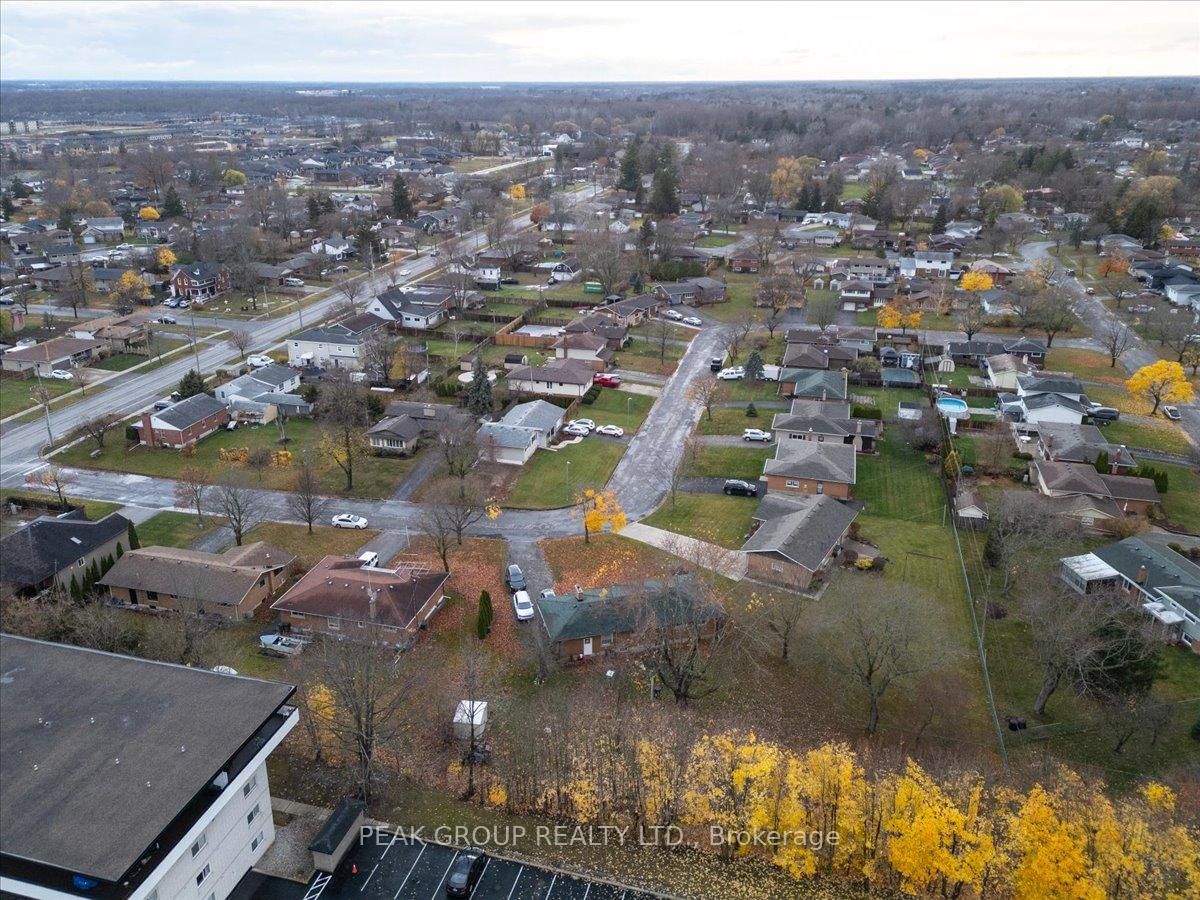 Detached House for sale at 18 Karen Crescent, Welland, Ontario, L3C 2Y6 - Prince Charles - MLS: X12988178