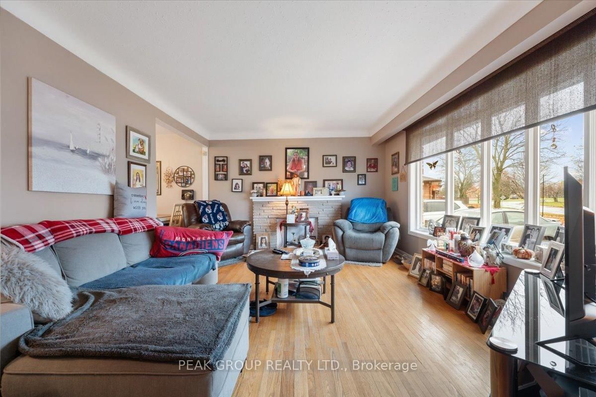 Detached House for sale at 18 Karen Crescent, Welland, Ontario, L3C 2Y6 - Prince Charles - MLS: X12988178