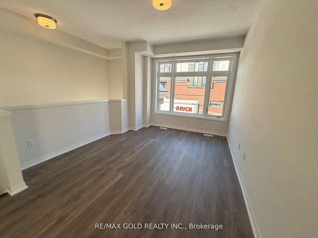 37 - 313 Conklin Road S