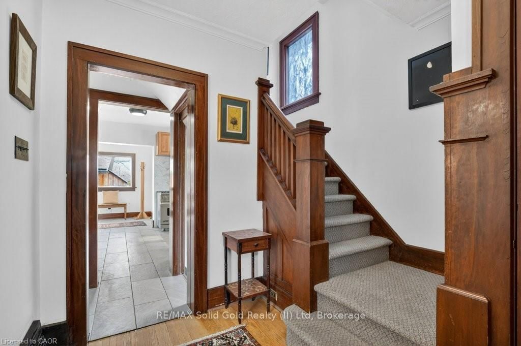 859 Queen's Boulevard - Photo 10