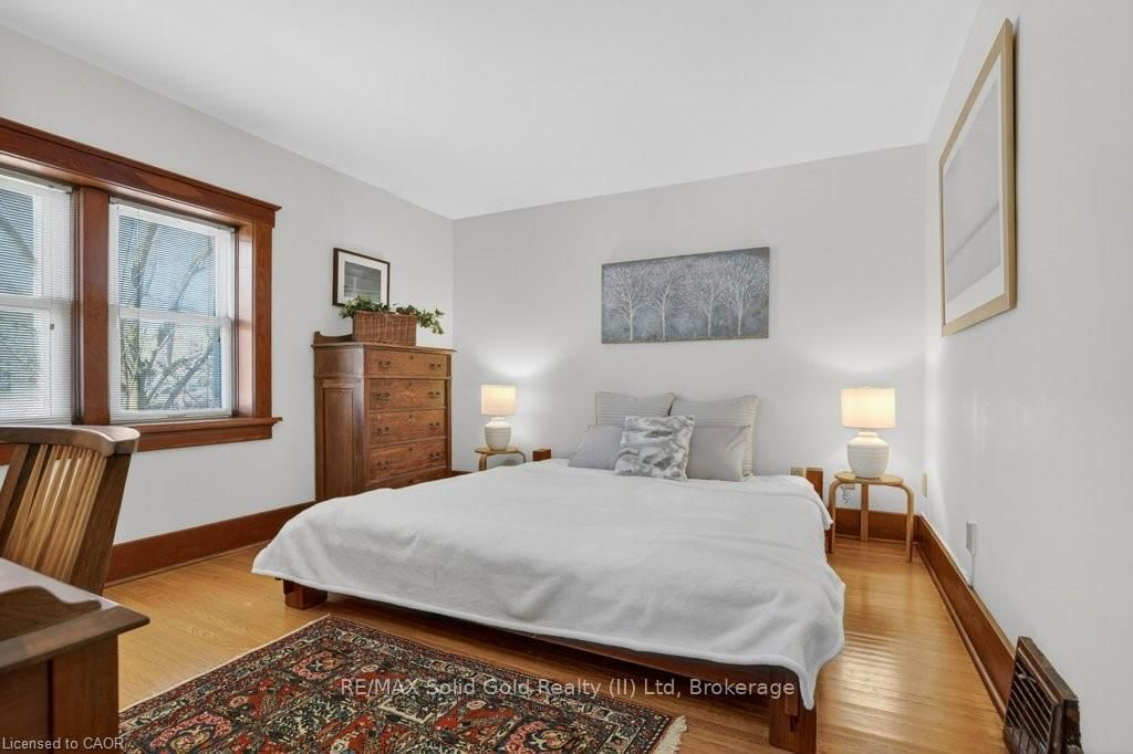 859 Queen's Boulevard - Photo 11